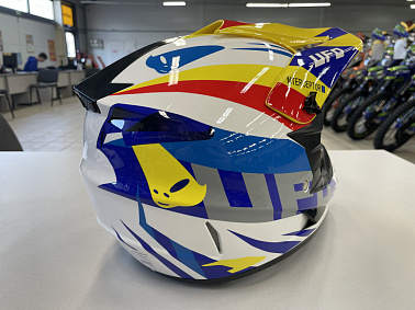 Шлем кроссовый HETOSHI UFD XD1-43 цв. Бело-сине-красно-желтый р. M 